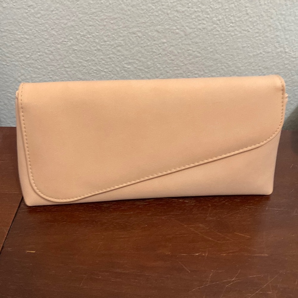 Nina ricci purse that came with perfume, never used, can be used to go out